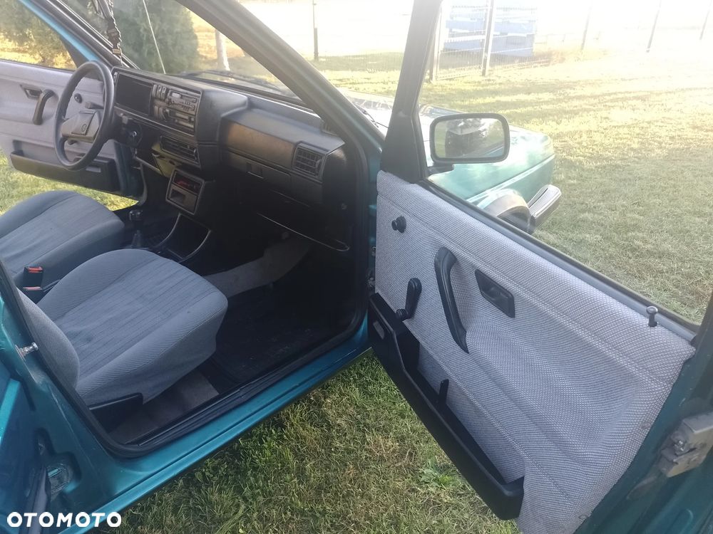 Volkswagen Golf 1.3 - 12