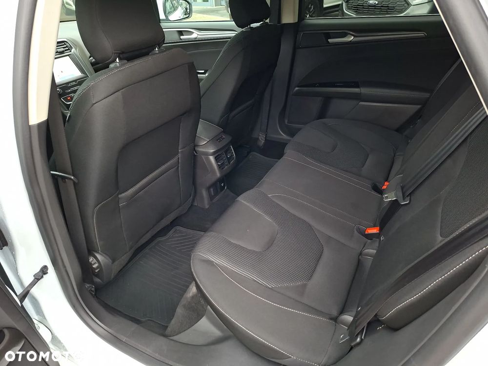 Ford Mondeo 2.0 EcoBlue Titanium - 35
