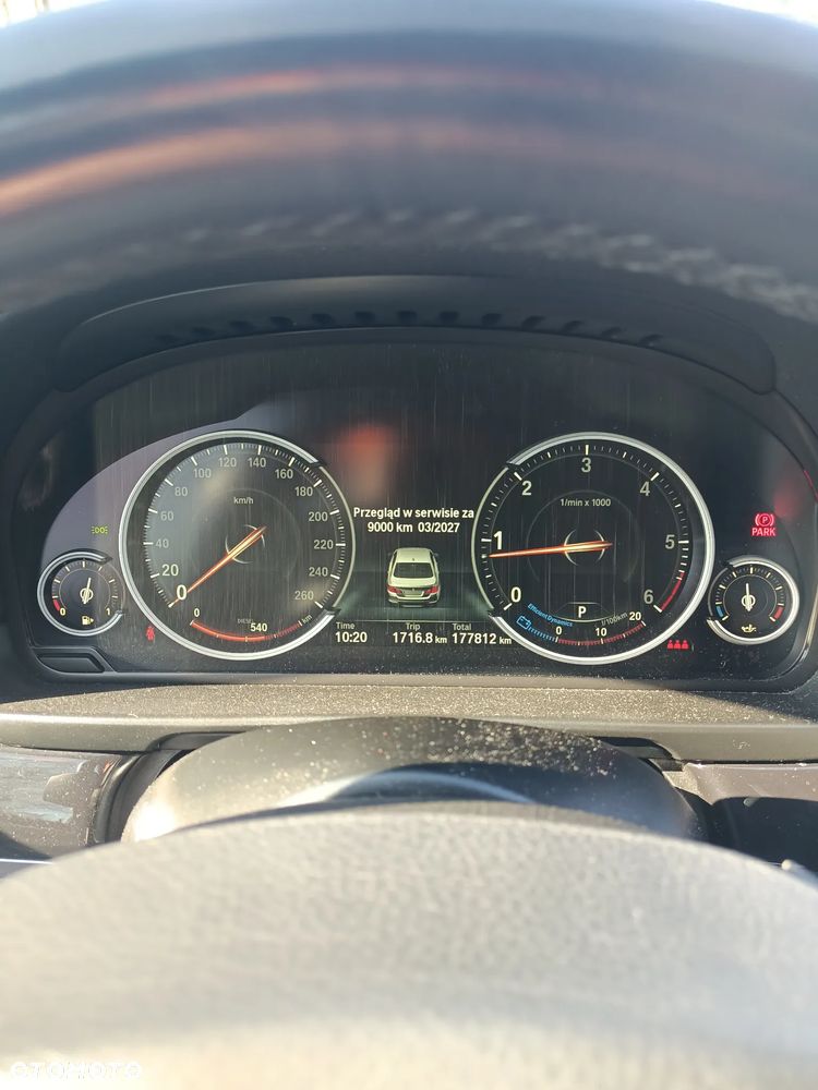 BMW Seria 5 520d xDrive - 7