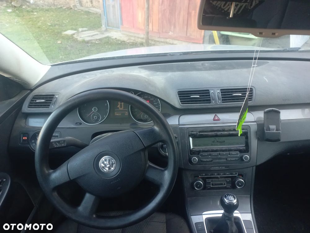 Volkswagen Passat - 10