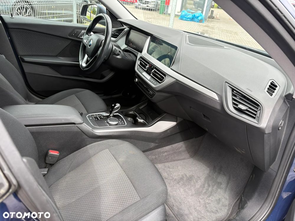 BMW Seria 2 218i - 24