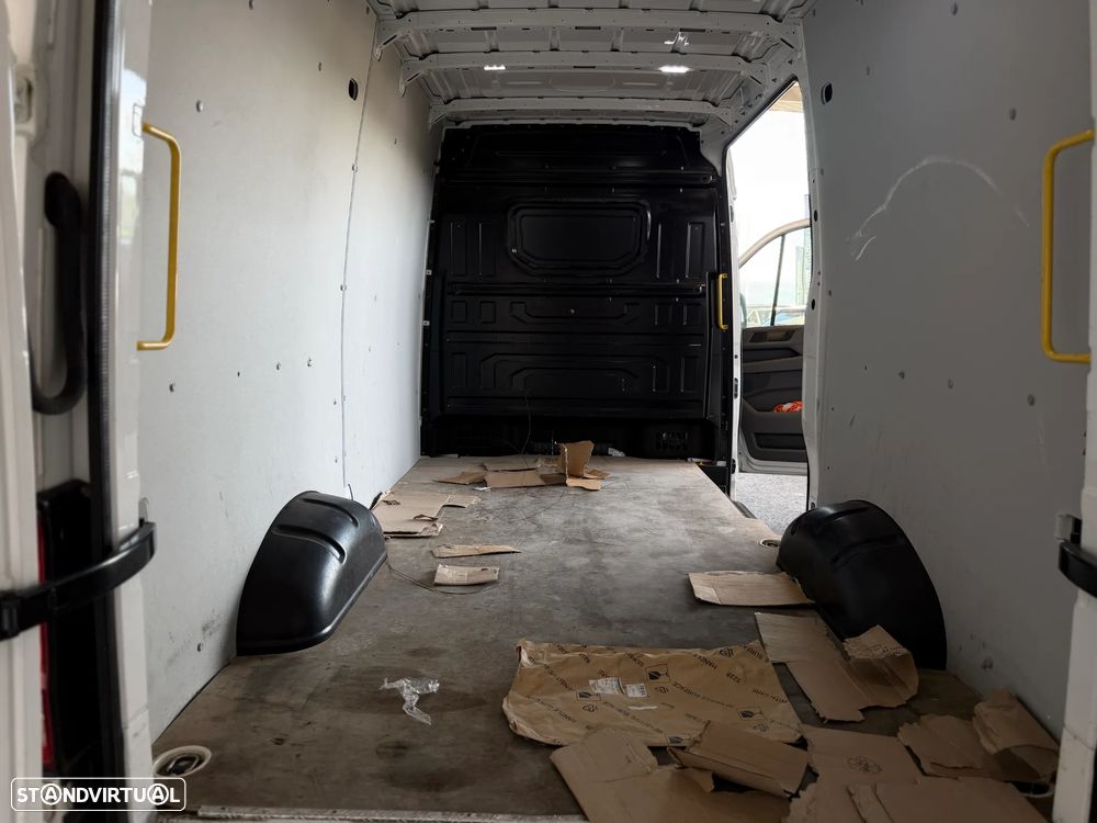 VW E-Crafter 35 L3H3 Premium - 19