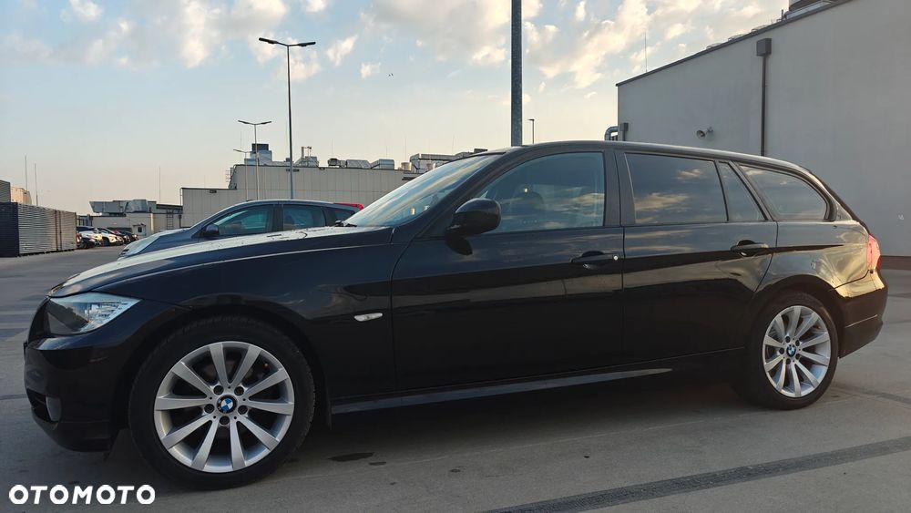 BMW Seria 3 318i Edition Sport - 6
