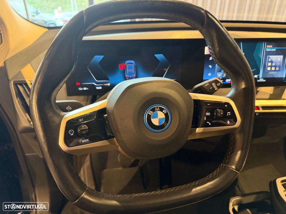 BMW iX xDrive 40 Pack Desportivo - 47