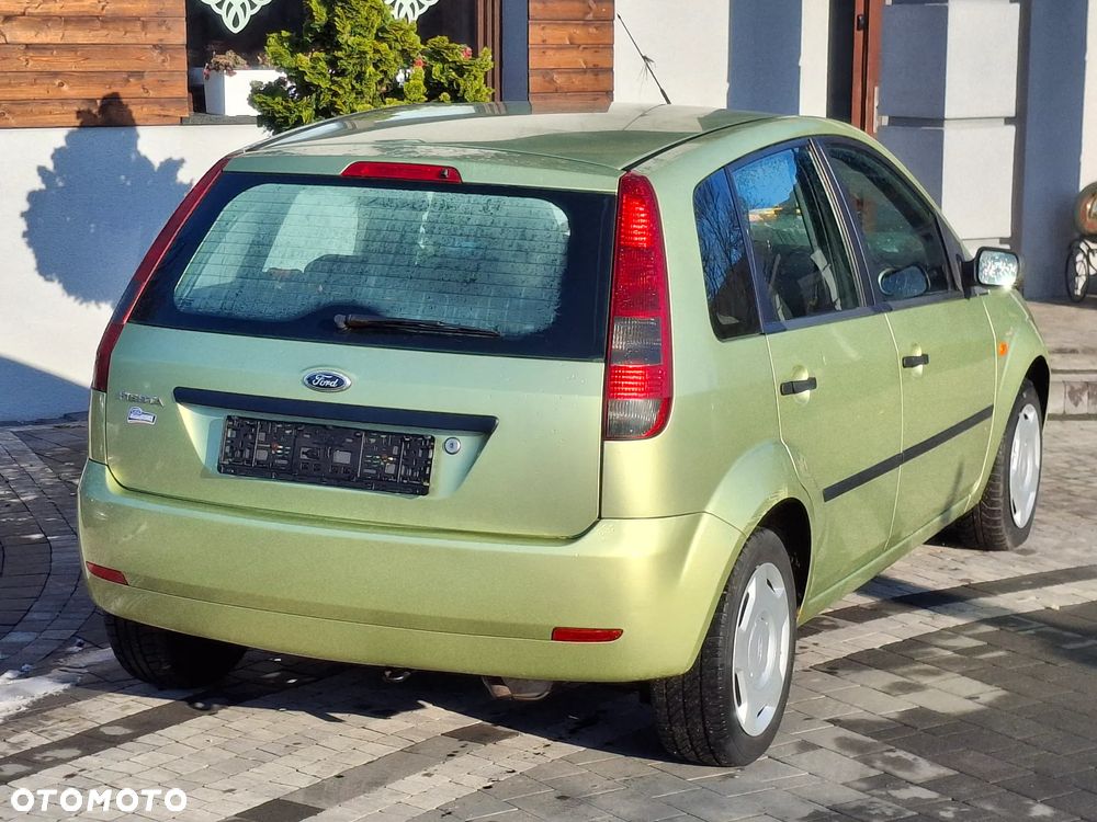 Ford Fiesta 1.3 Futura - 13