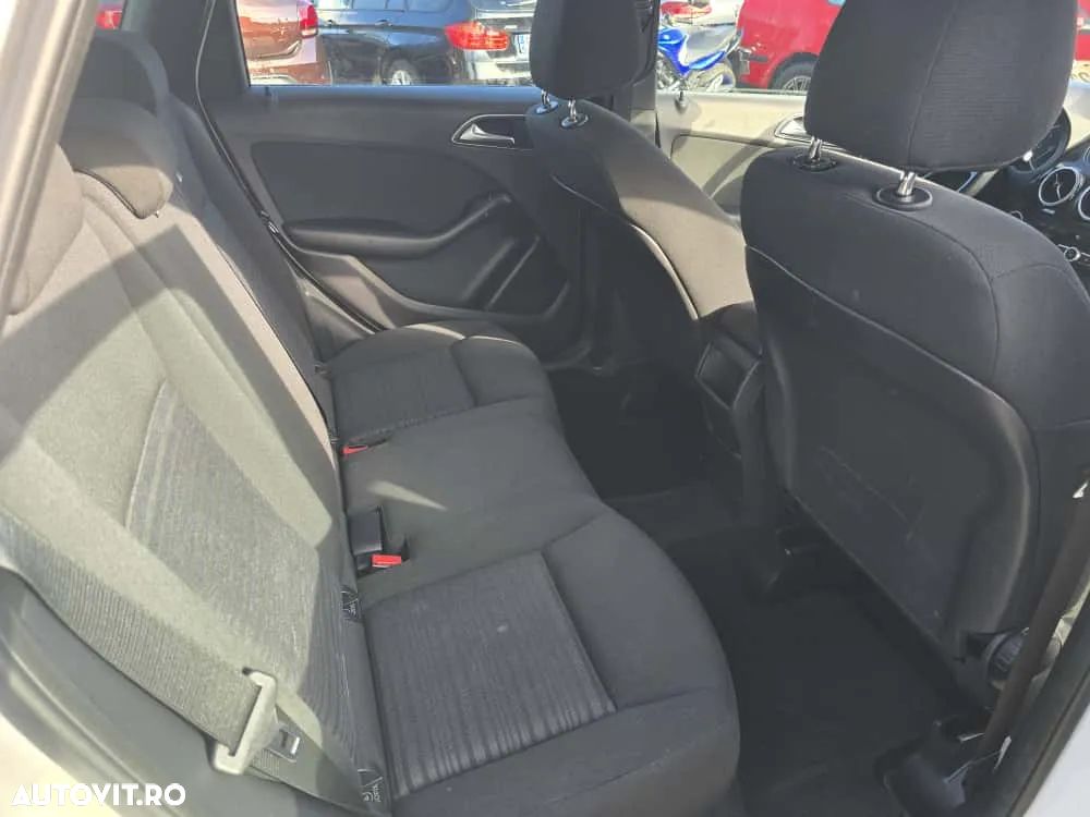 Mercedes-Benz B 180 d 7G-DCT - 10