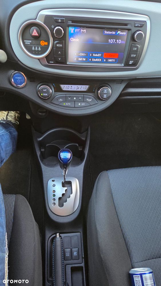 Toyota Yaris Hybrid 100 Premium - 14