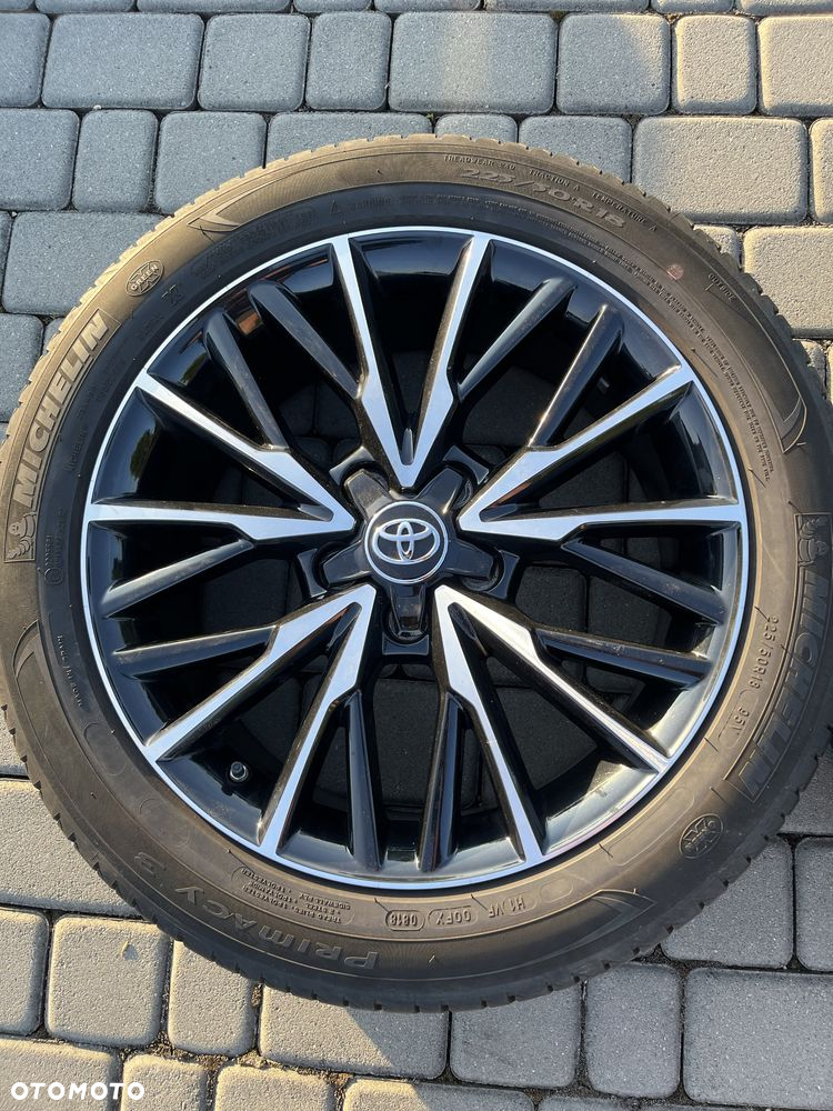 Alufelgi 5x114,3 18 cali Toyota Camry Avensis CH-r opony 225/50/18 - 3