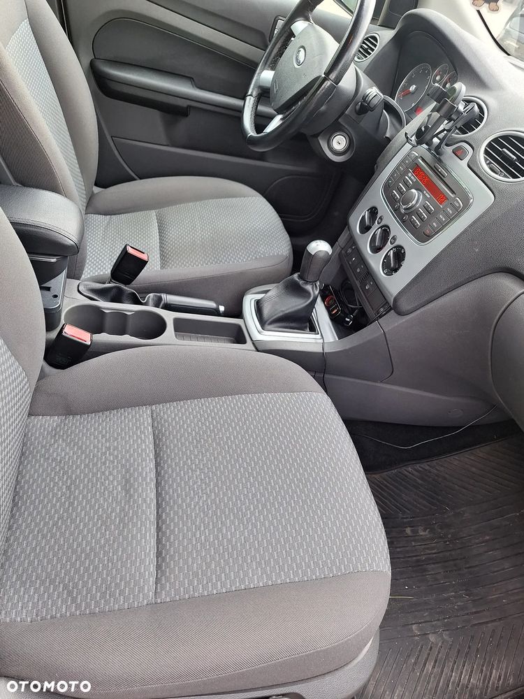 Ford Focus 1.8 FF Ambiente - 9