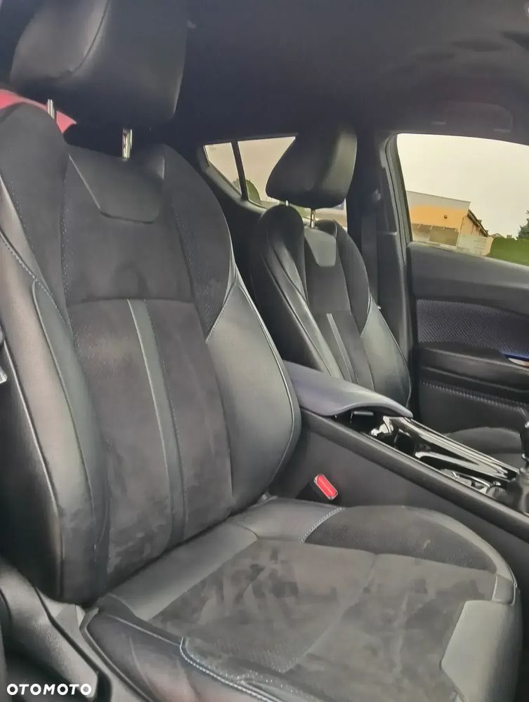 Toyota C-HR 1.2 T Dynamic - 12