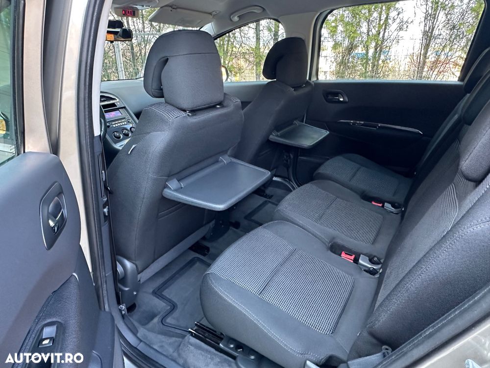 Peugeot 5008 HDI FAP 110 Family - 8