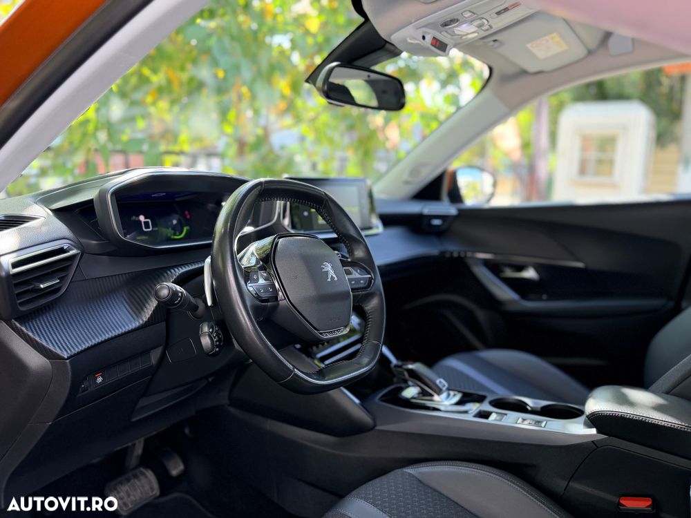 Peugeot 2008 PureTech 130 EAT8 GT Exclusive - 3