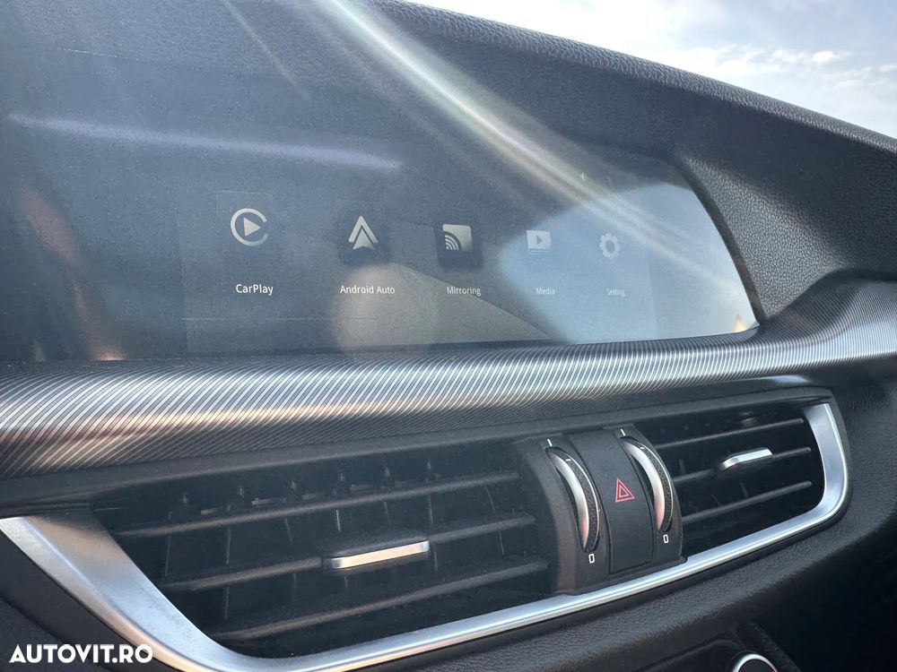 Alfa Romeo Stelvio 2.0 Turbo 16V AT8-Q4 Super - 36