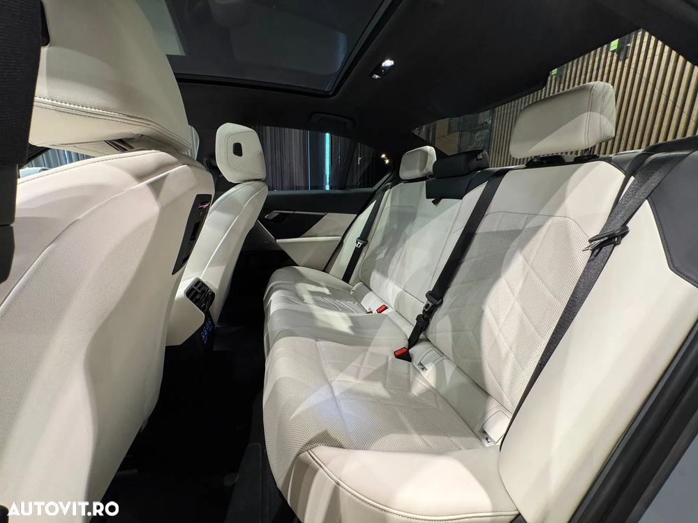 BMW Seria 5 520d xDrive Aut. - 28