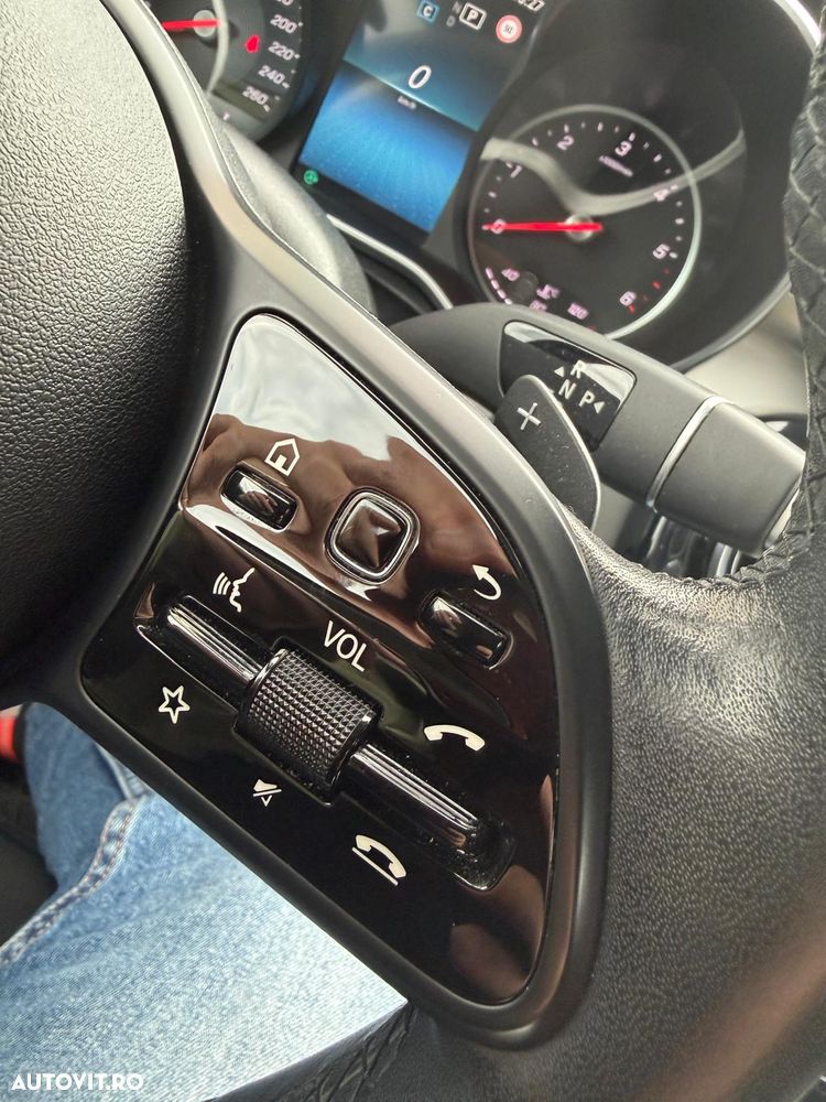 Mercedes-Benz C - 32