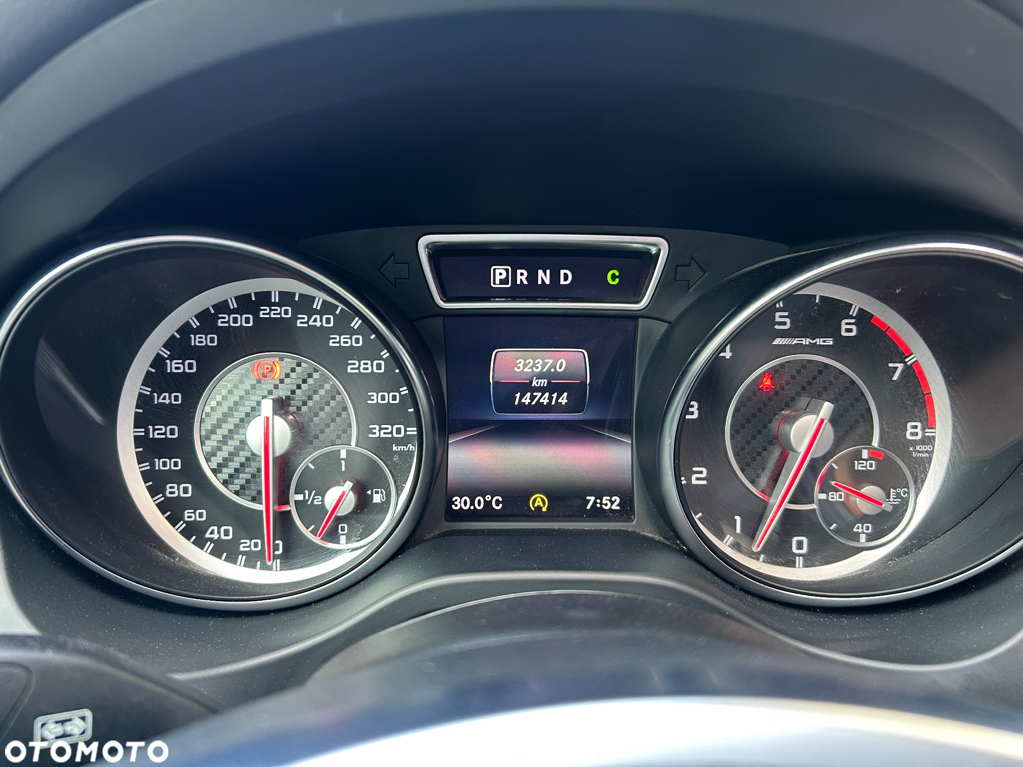 Mercedes-Benz GLA 45 AMG 4Matic 7G-DCT - 16