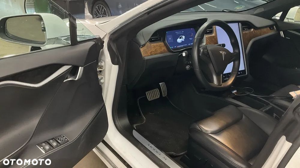 Tesla Model S Performance - 5