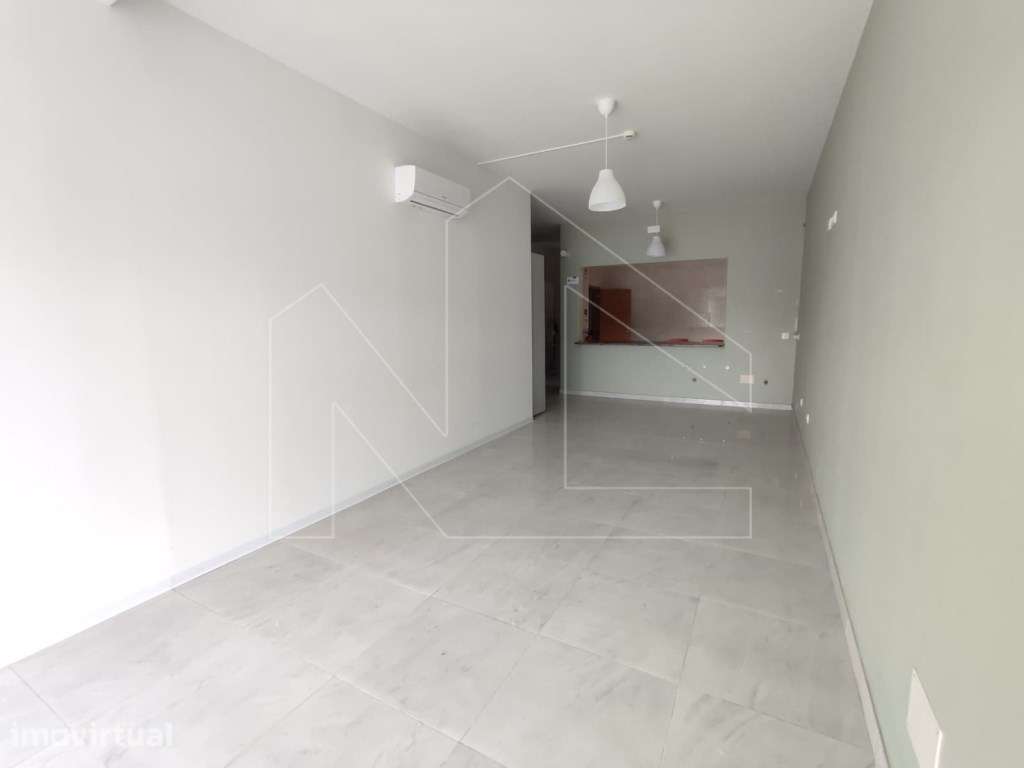 ESPAÇO COMERCIAL EM AGUADA DE CIMA - Grande imagem: 5/16
