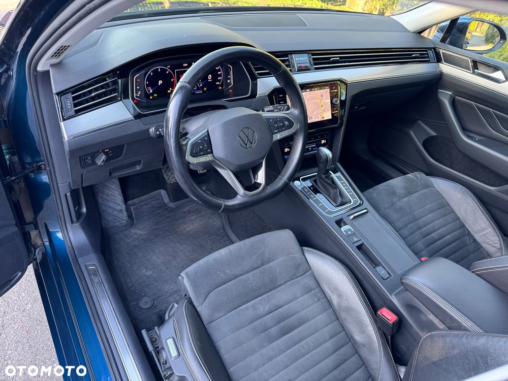 Volkswagen Passat Variant 2.0 TDI EVO Elegance DSG - 24