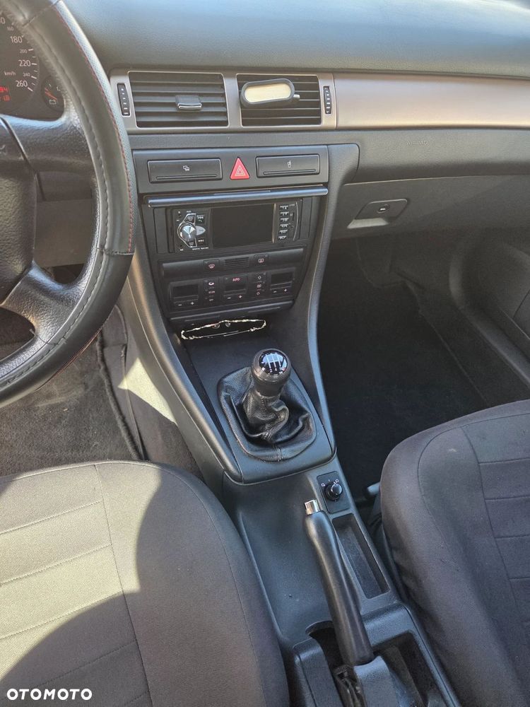 Audi A6 Limousine 1.8 - 16