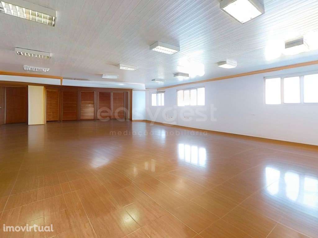 Edifício para Comércio ou Serviços - Zona Premium de Ponta Delgada - Grande imagem: 3/17