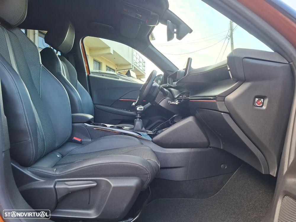 Peugeot 2008 PureTech 130 Stop&Start GT-Line Edition — fotografia 27