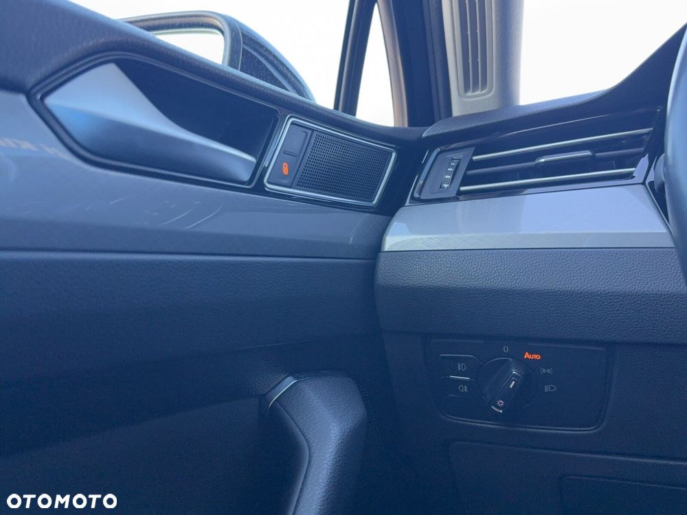 Volkswagen Passat Variant - 33