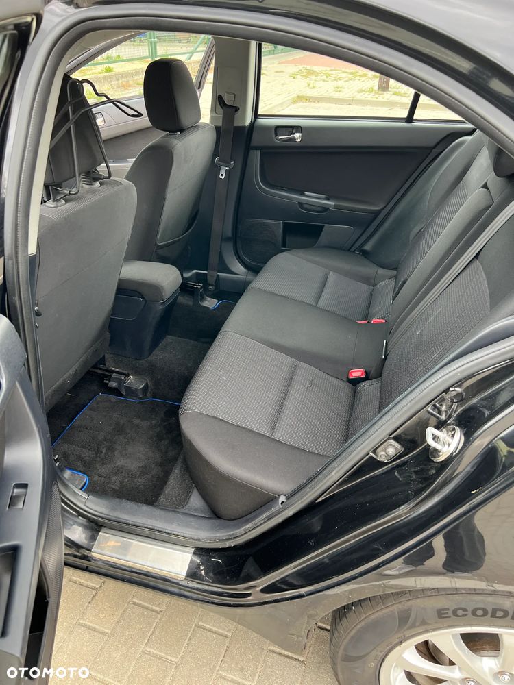 Mitsubishi Lancer 1.6 Intense - 17