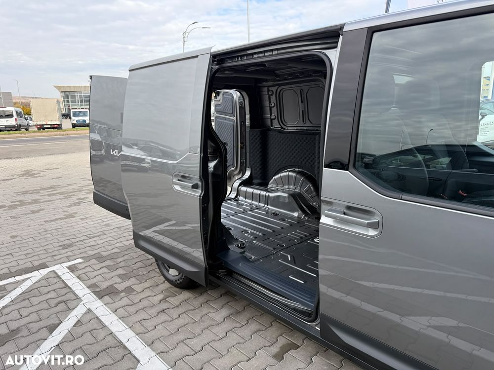 Kia PV5 Passenger - 12