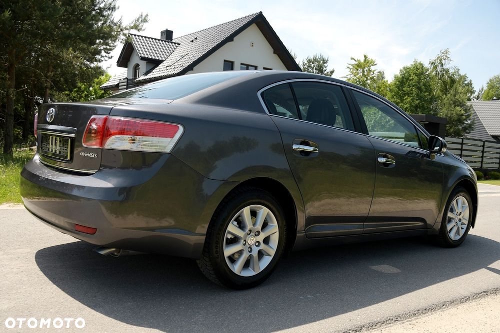 Toyota Avensis 1.8 Executive - 29