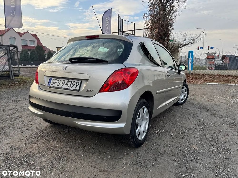Peugeot 207 - 12