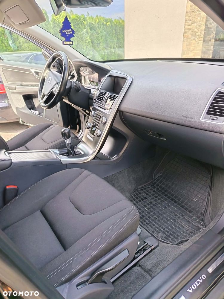 Volvo XC 60 D3 Momentum - 5