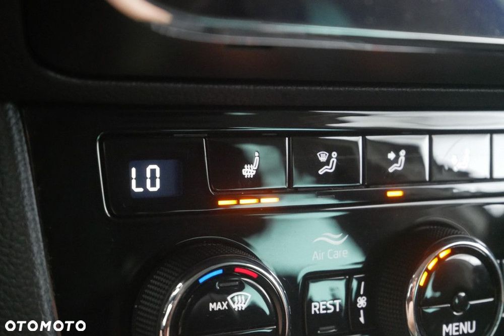 Skoda Superb 2.0 TDI SCR Ambition - 23