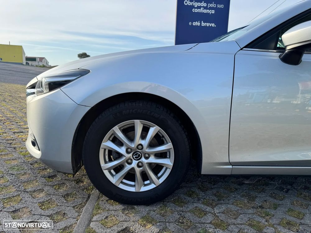 Mazda 3 Hatchback 1.5 Sky-G Evolve Navi - 3