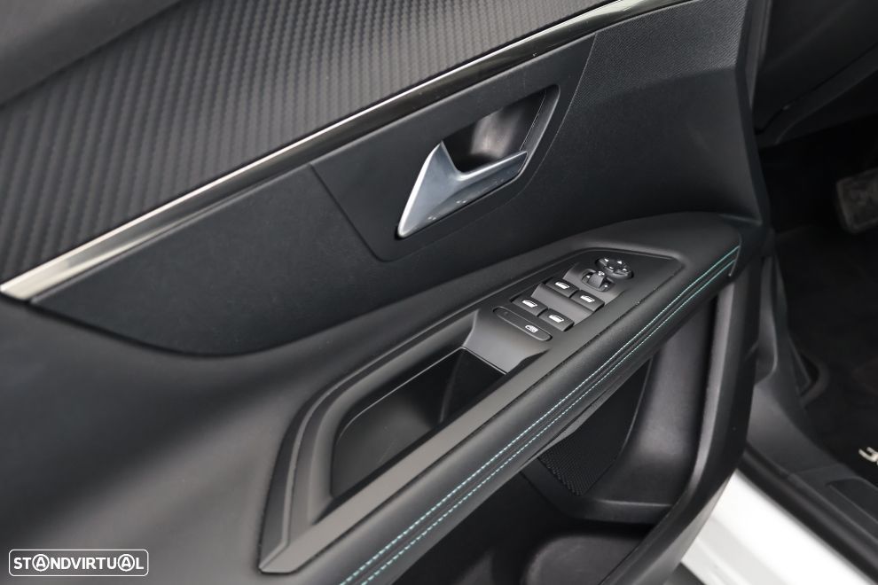 Peugeot 3008 1.2 Hybrid Allure Pack e-DCS6 - 25