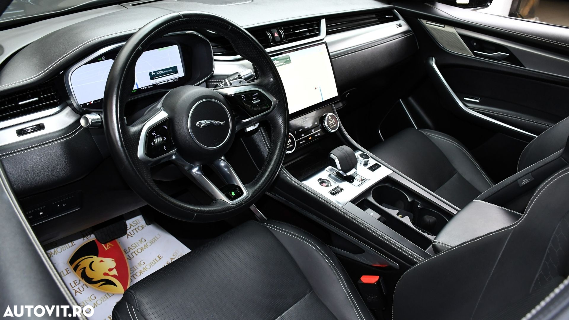 Jaguar F-Pace P400e AWD R-Dynamic SE - 9