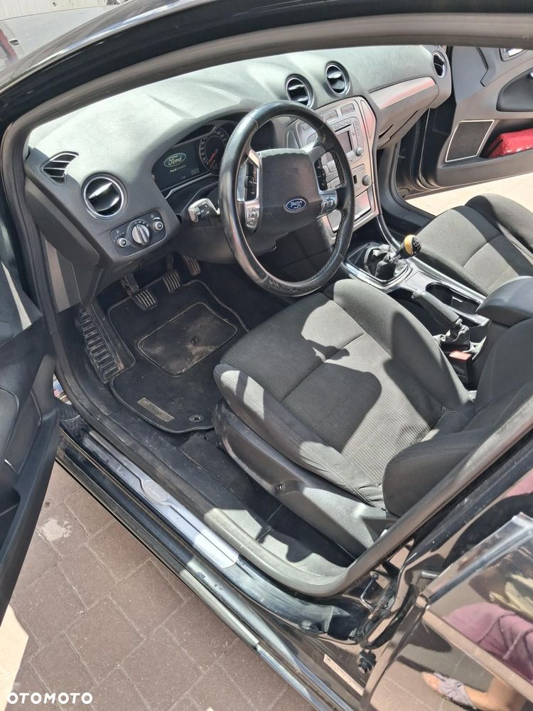 Ford Mondeo 2.0 TDCi Ambiente - 8