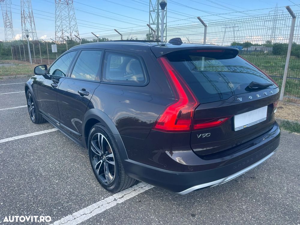 Volvo V90 D5 AWD - 32