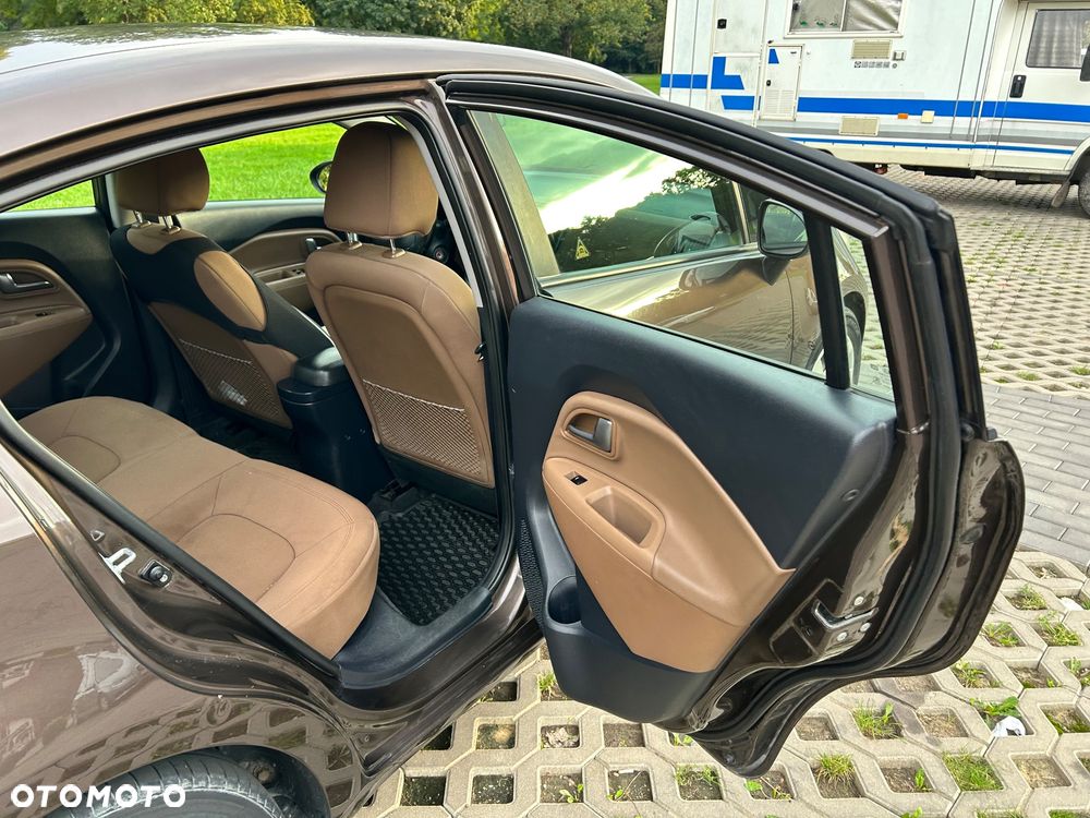 Kia Rio 1.4 XL - 25