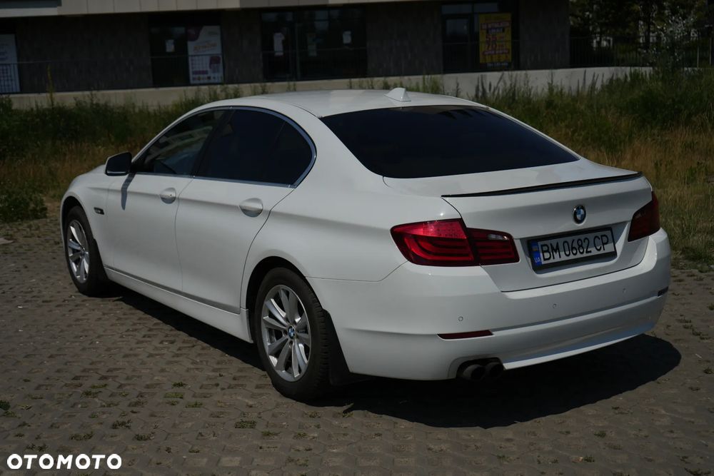 BMW Seria 5 520i - 4