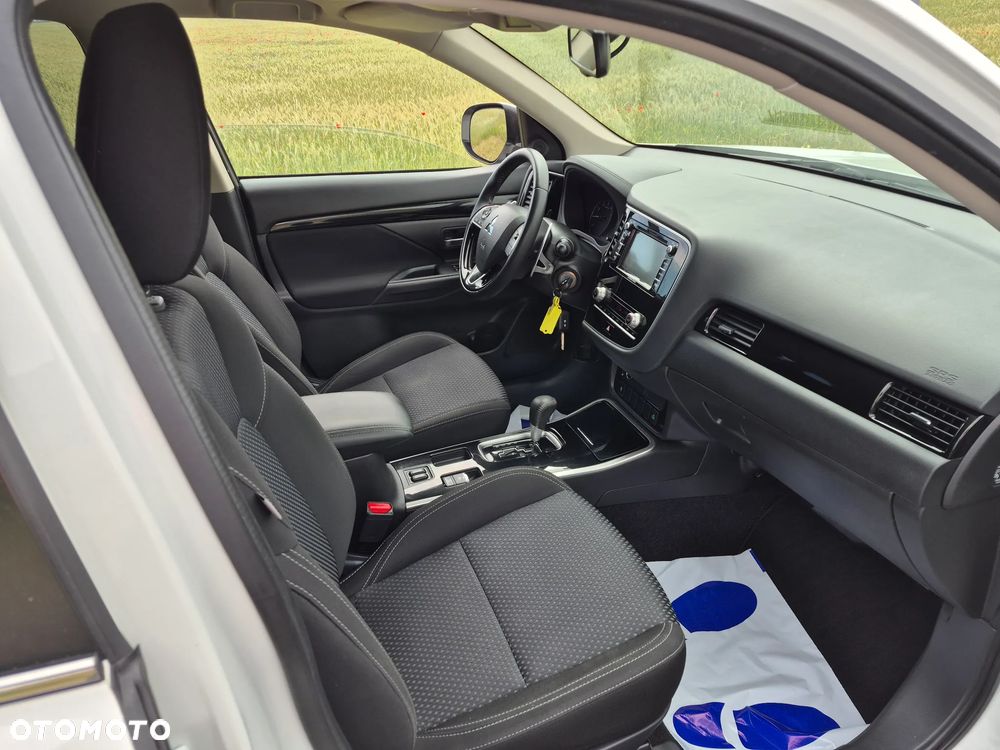 Mitsubishi Outlander - 8