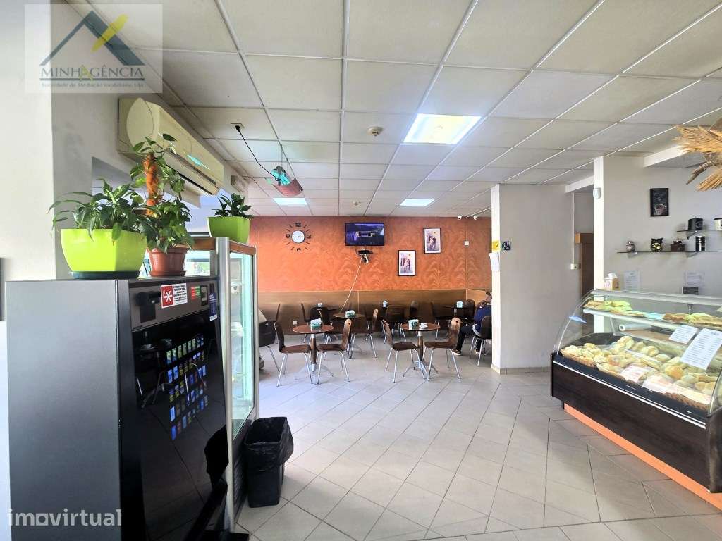 Pastelaria com fabrico próprio no centro de Setúbal - Grande imagem: 2/18