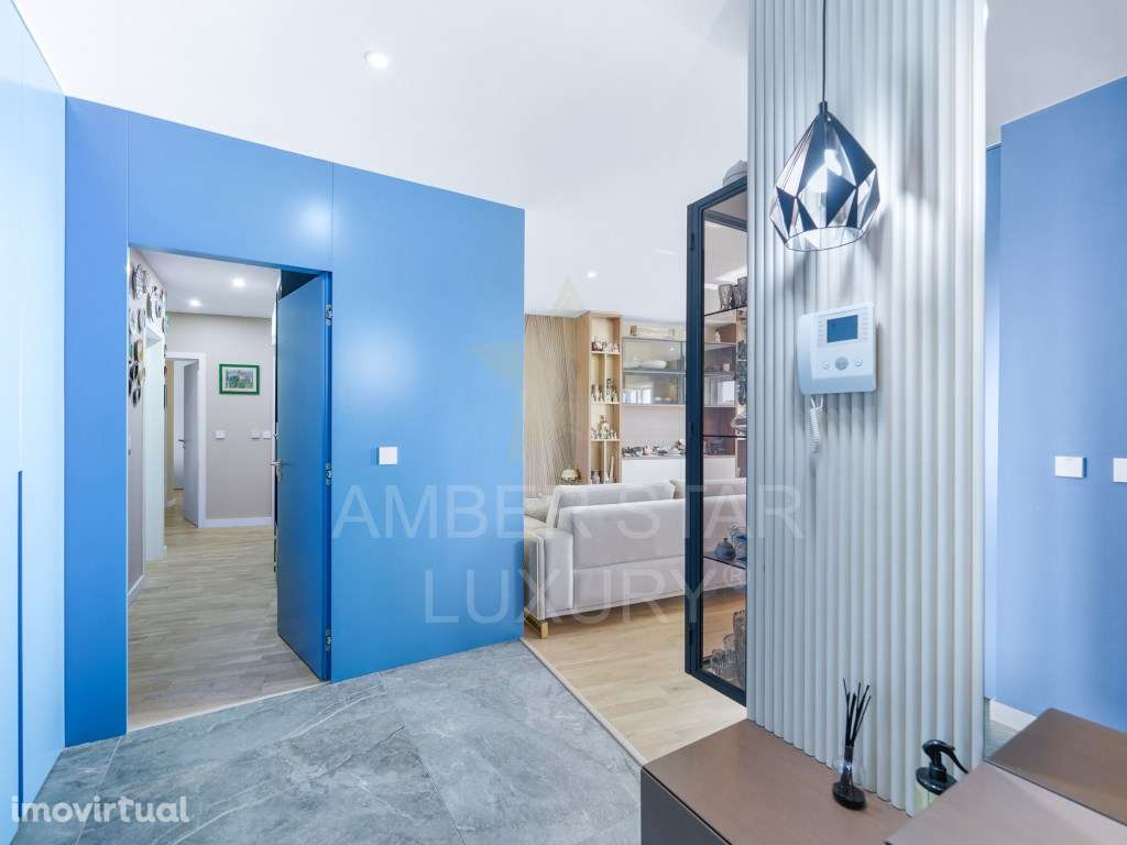 Apartamento T4 com Terraço Generoso, Campo de Ténis e Garagem, a 90... - Grande imagem: 3/47