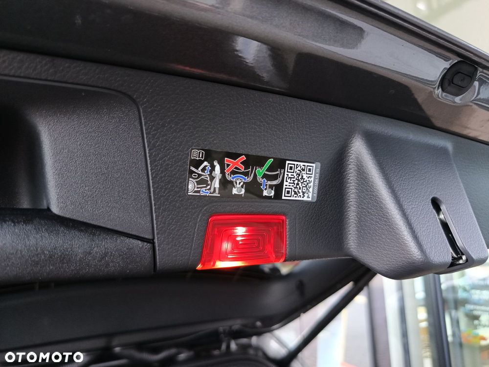 Mercedes-Benz GLA - 37