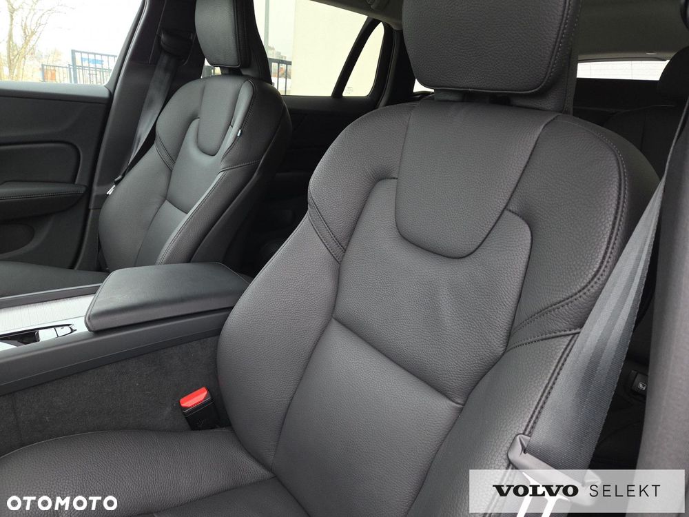 Volvo V60 B4 B Plus Dark - 25