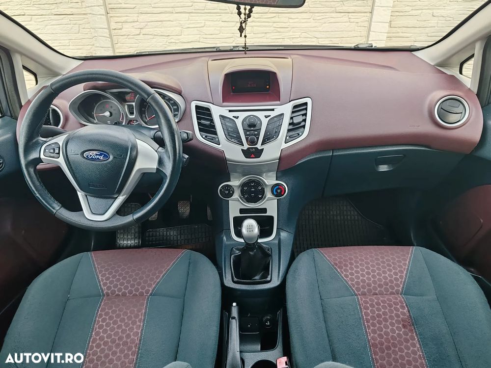 Ford Fiesta - 8