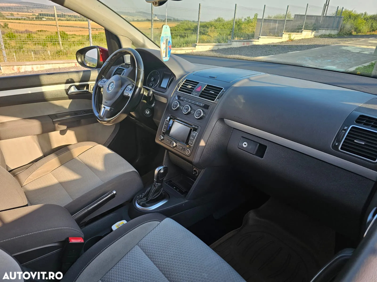 Volkswagen Touran 2.0 TDI DSG Highline - 4