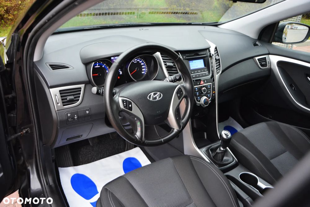 Hyundai i30 1.6 CRDI Fifa World Cup Edition - 27