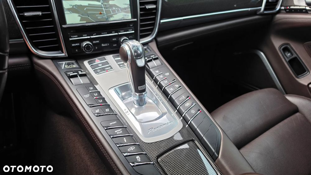Porsche Panamera - 32