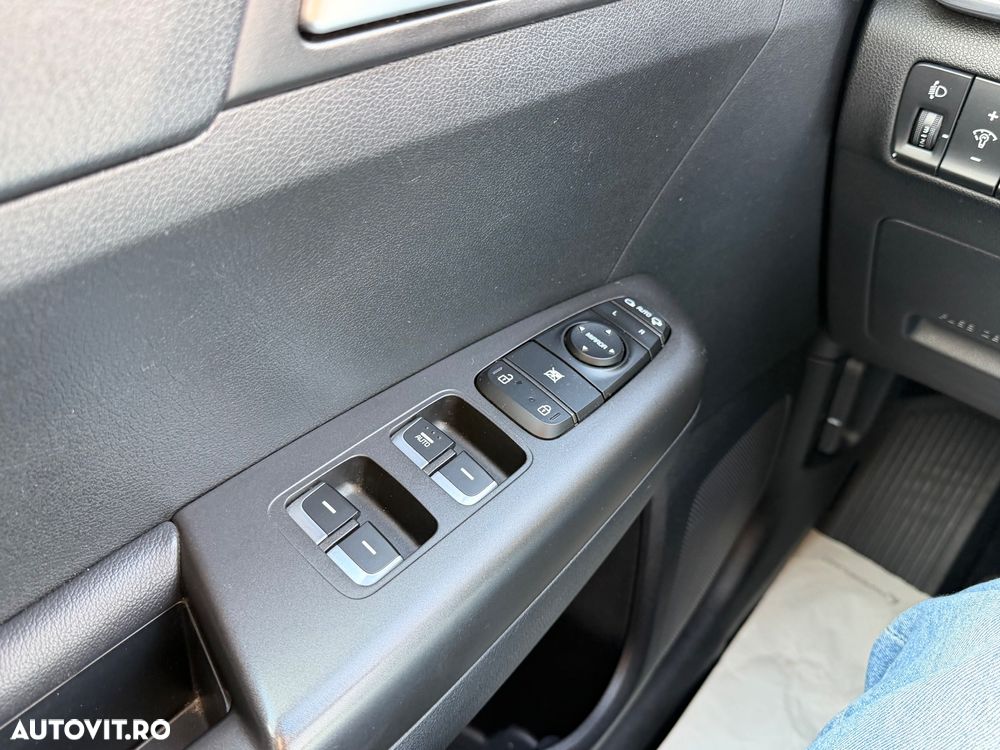 Kia Sportage 1.7 DSL MT 4x2 PREMIUM - 23